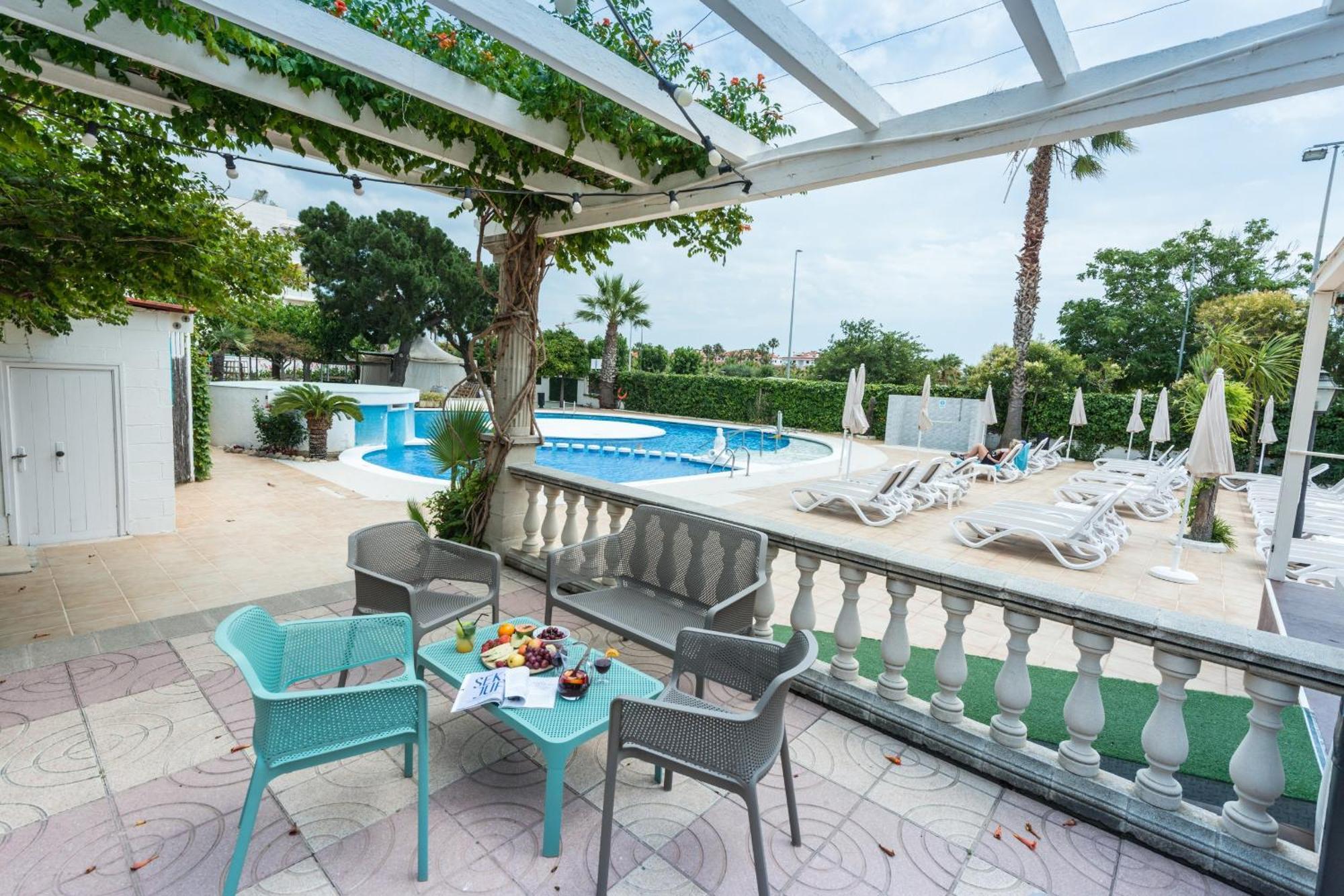 Bamblue Boutique Apartments Pineda de Mar Exterior foto